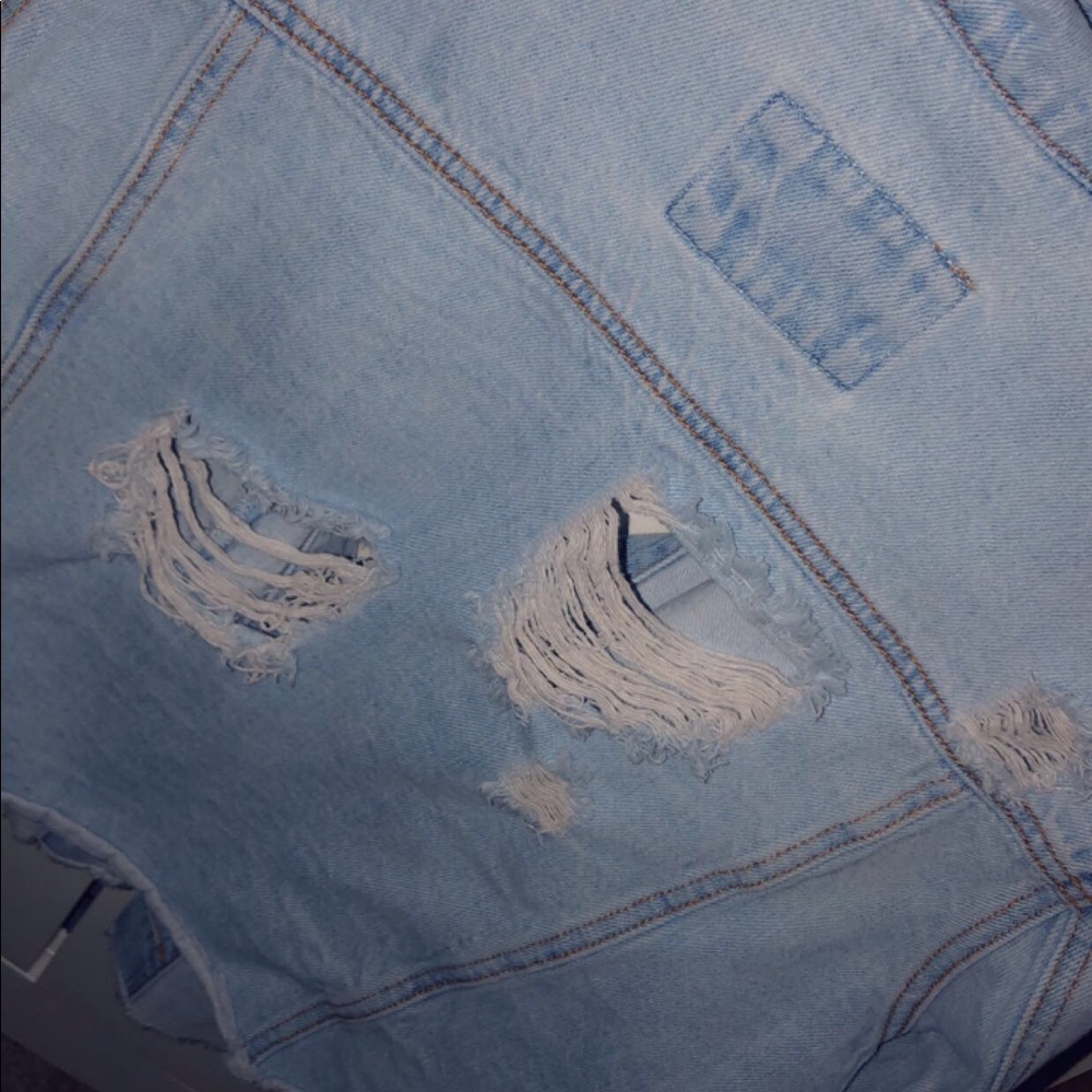 Forever 21 cropped Jean jacket - Picture 4 of 4